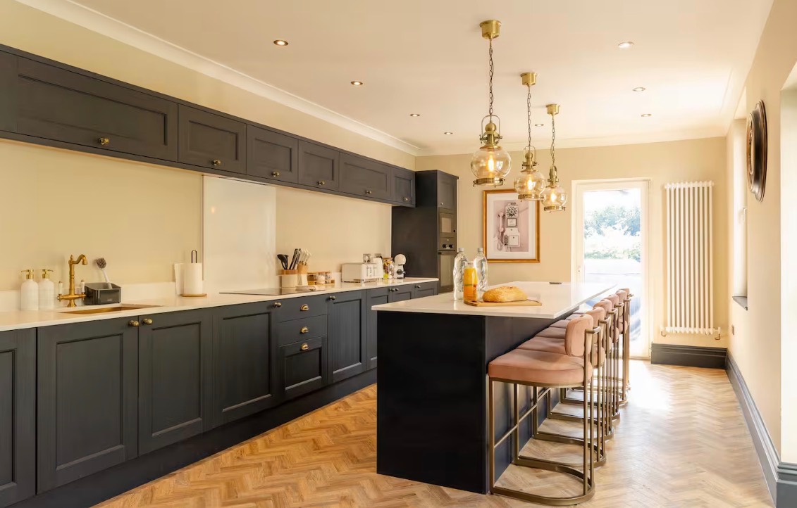 Serviced accommodation renovation - Bowen electrical
