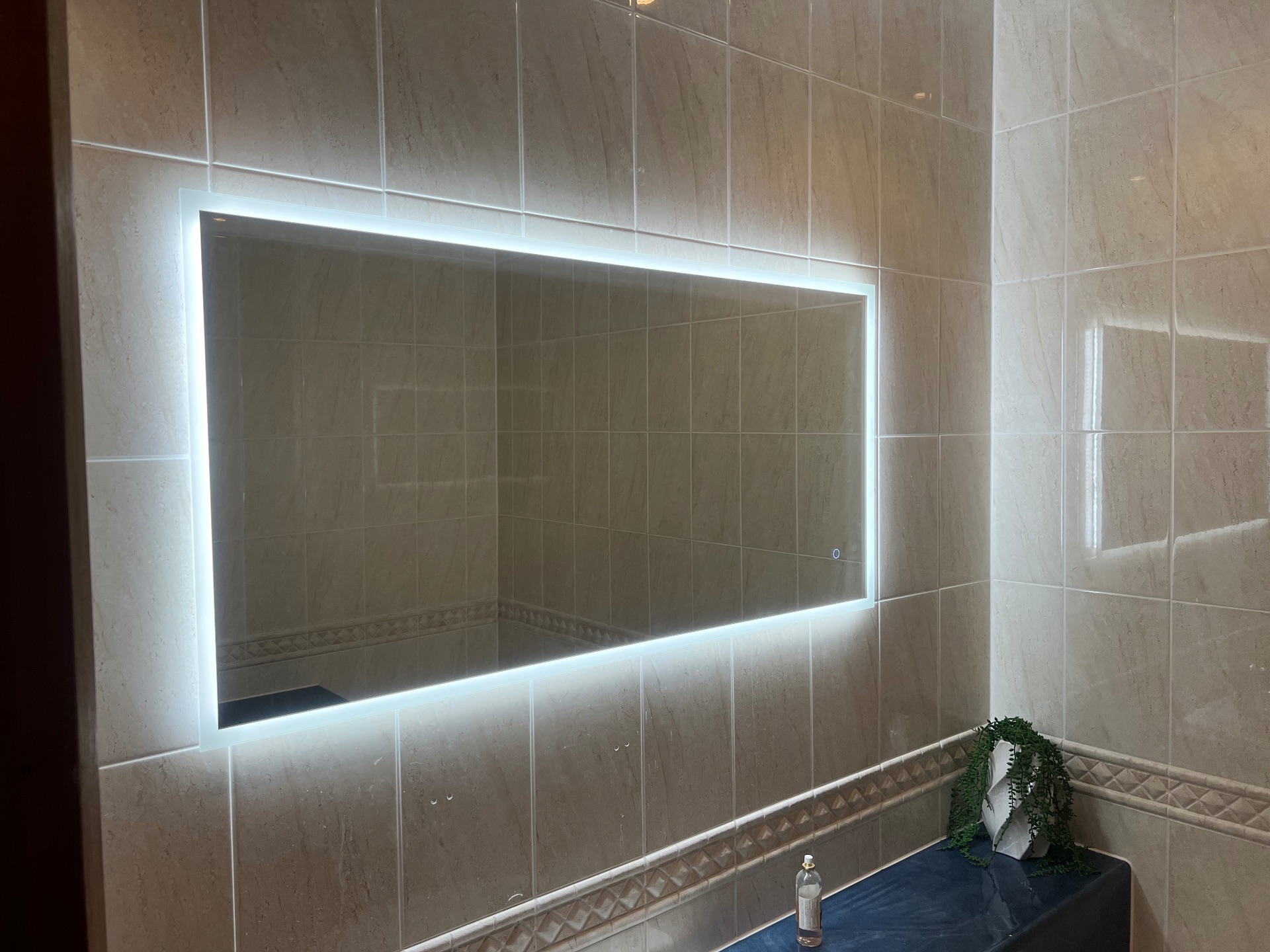 Bathroom illuminated Mirror - Bowen electrical
