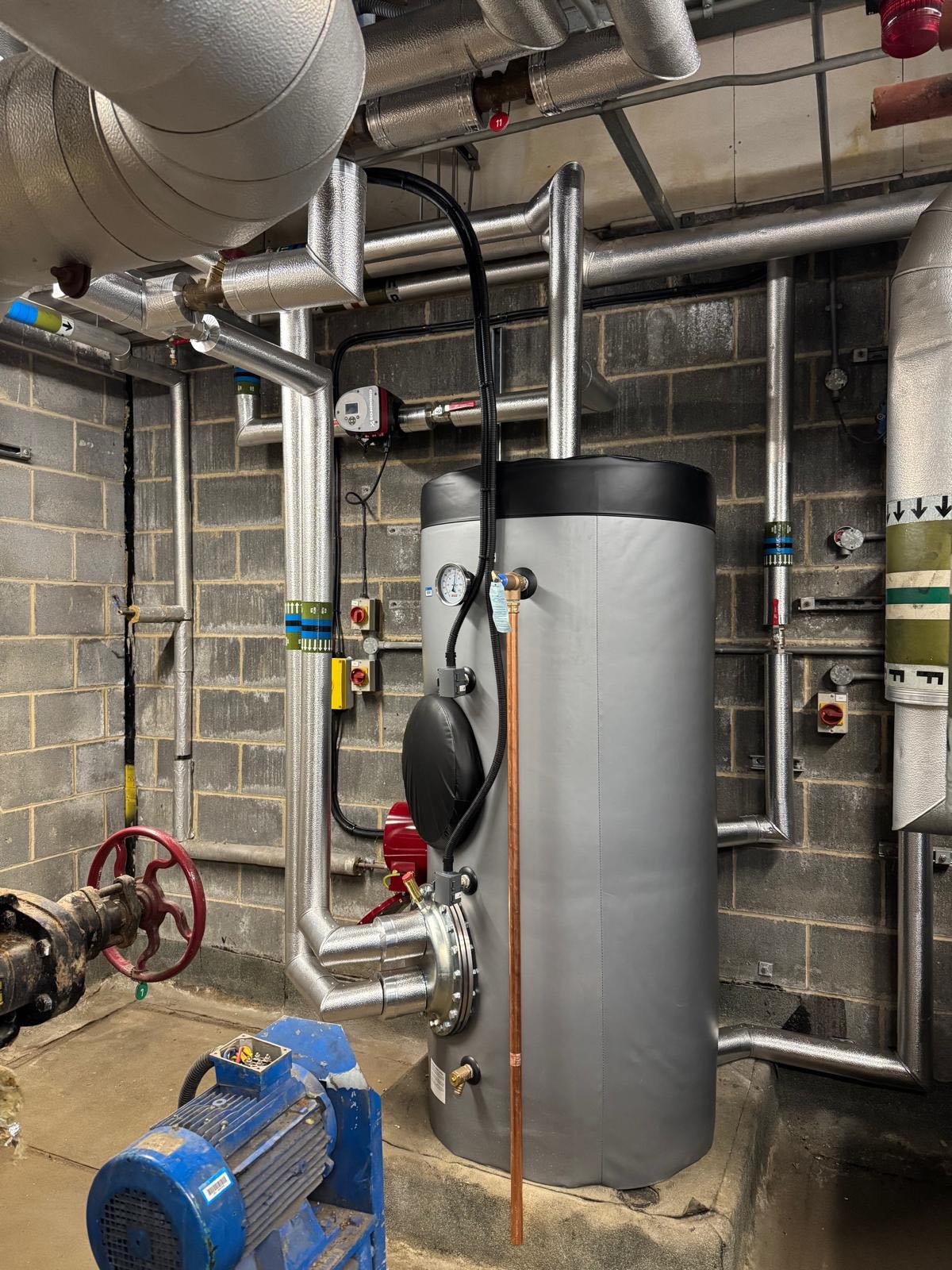 500L Hot Water Calorifier Replacement - Gasmech Services
