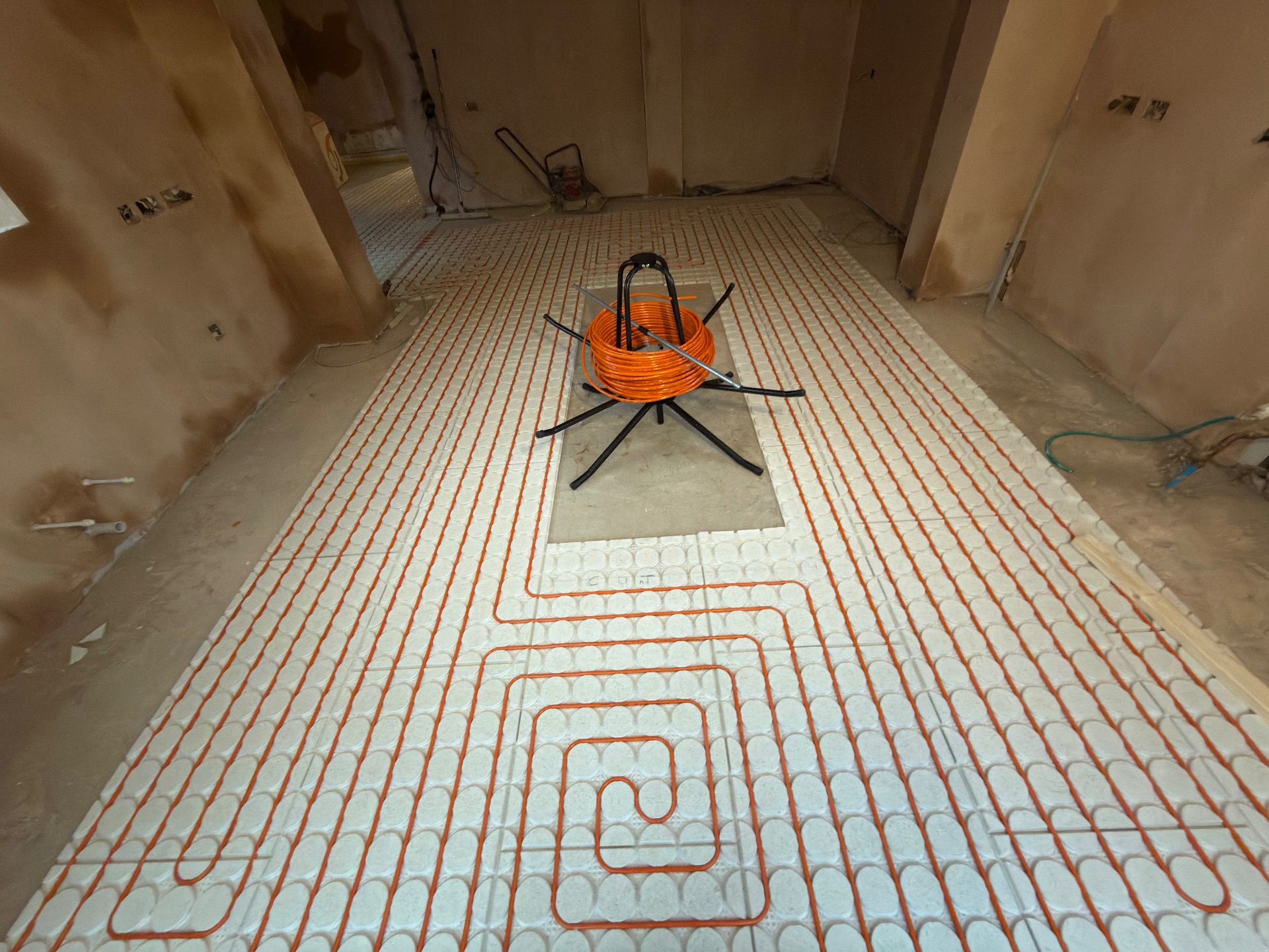 What's under the floor? - #heat