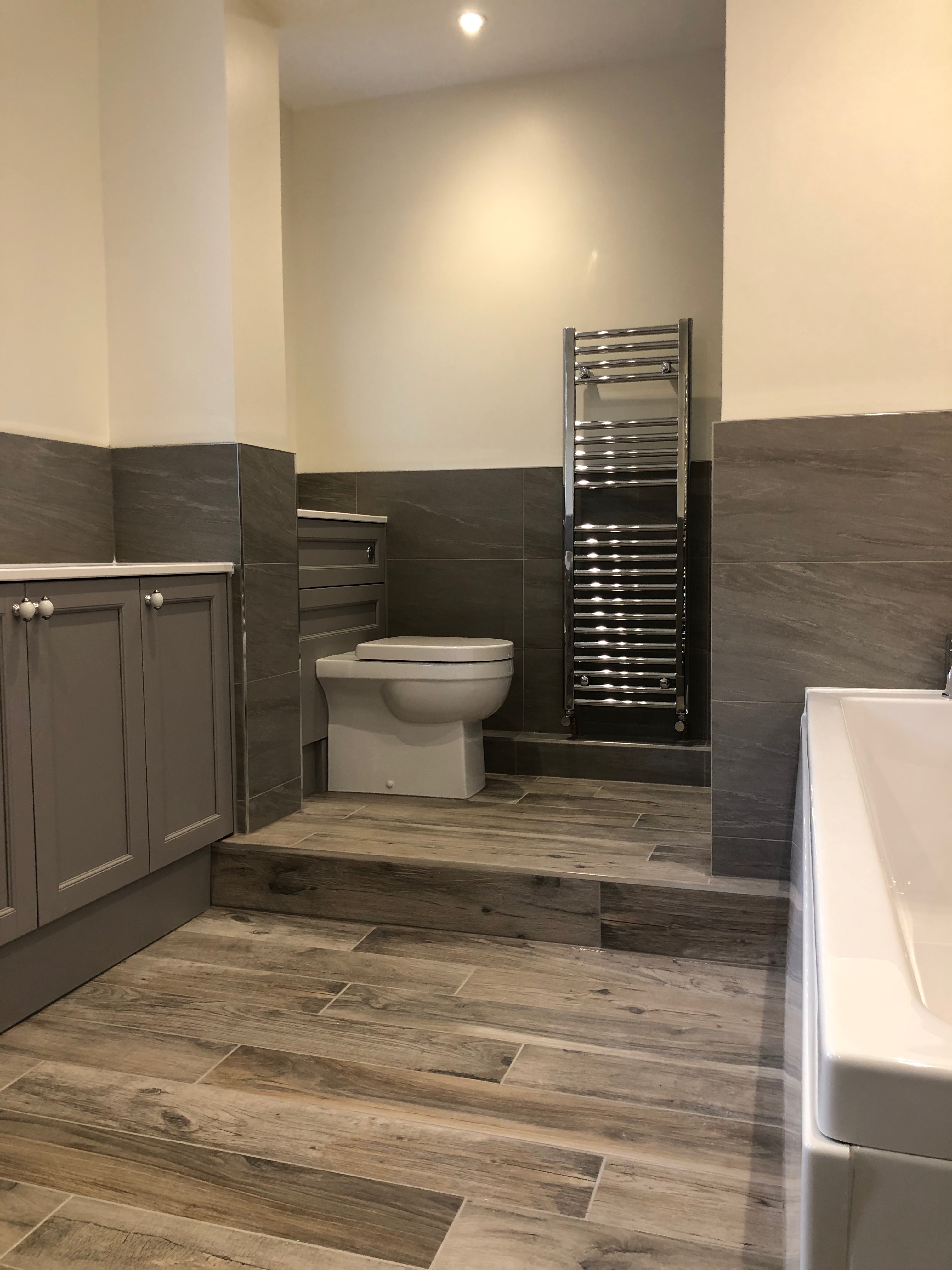 Family Bathroom - Mint Plumbing And Bathrooms