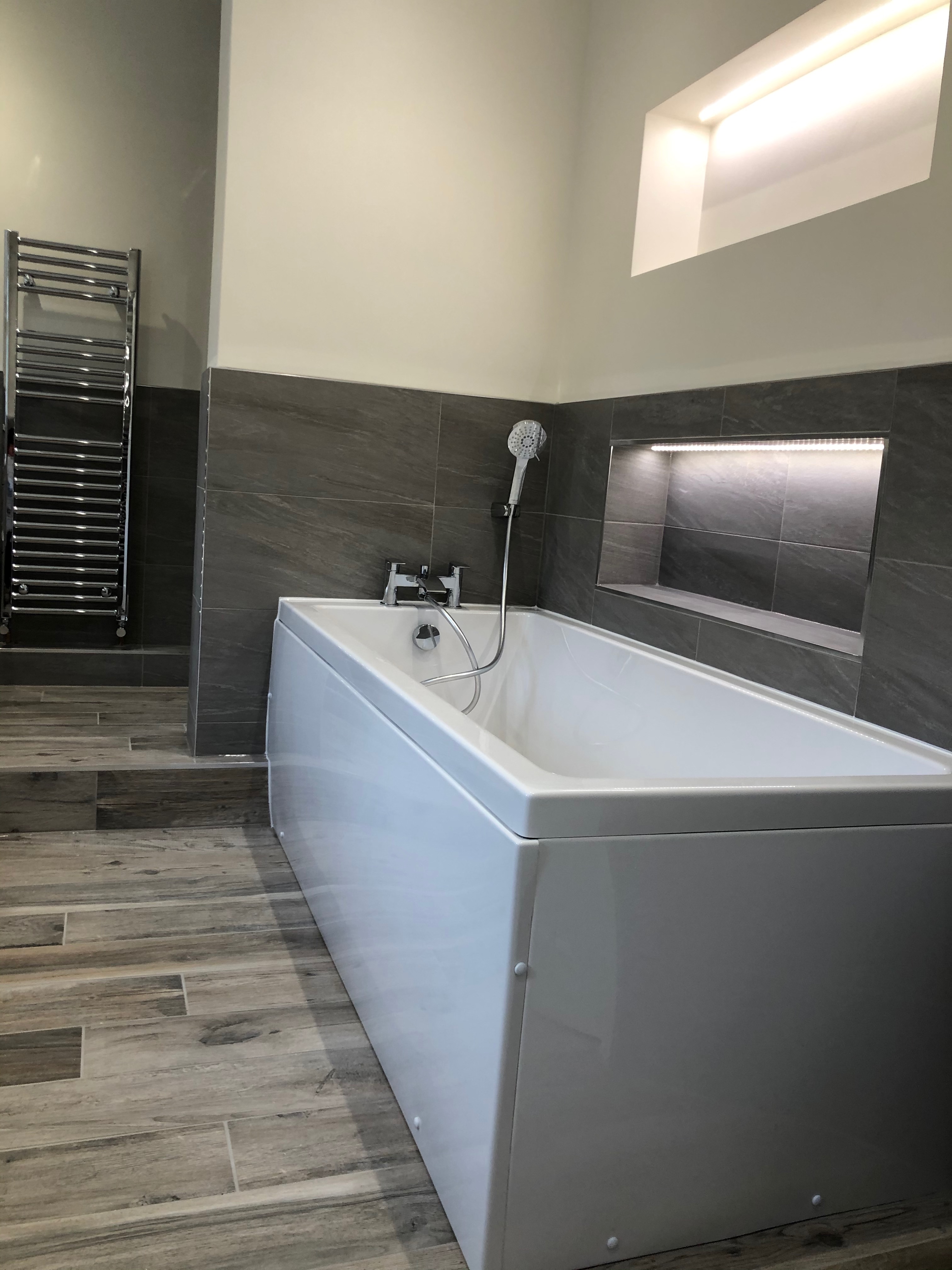 Family Bathroom - Mint Plumbing And Bathrooms