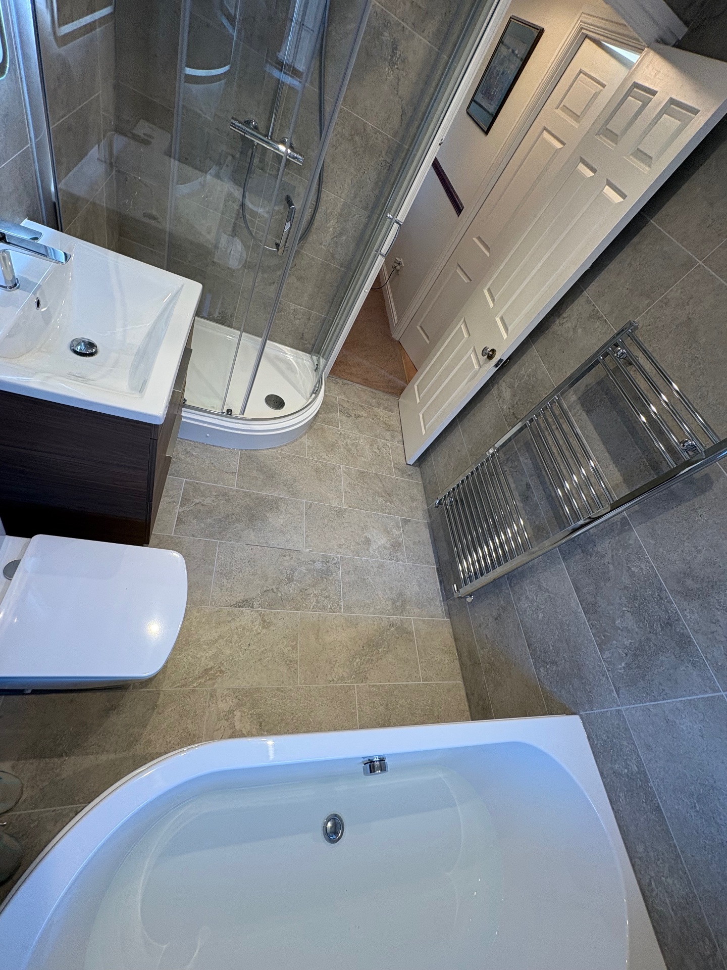 Bathroom with separate shower - Mint Plumbing And Bathrooms